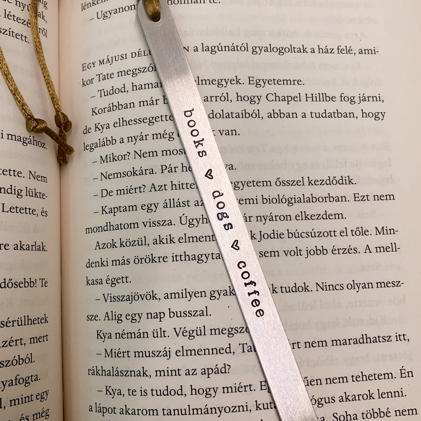 Moxy tags - egyedi könyvjelző - Books dogs coffee