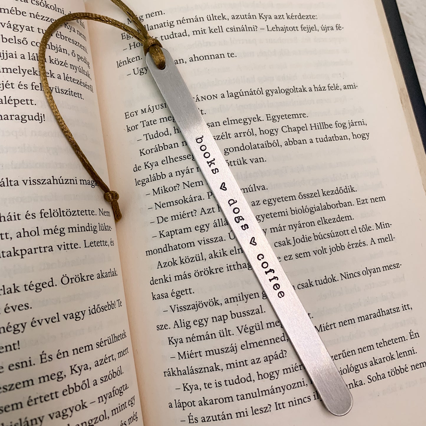 Moxy tags - egyedi könyvjelző - Books dogs coffee