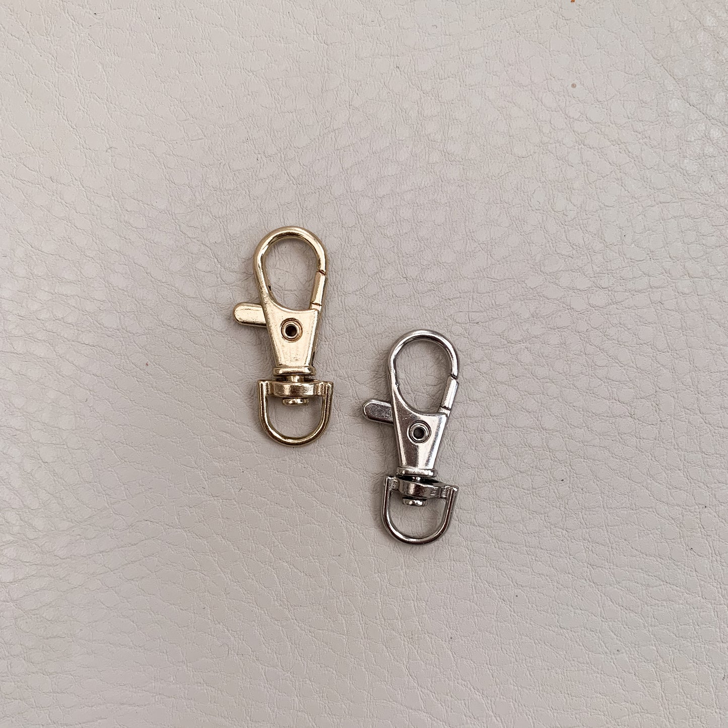 Moxy tags - delfin karabiner
