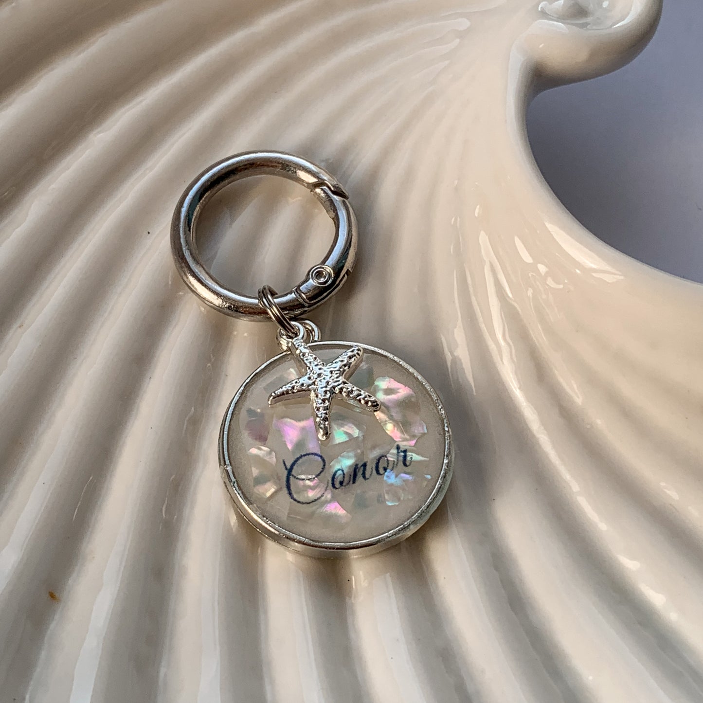 Deep magic white - egyedi epoxy kutyabiléta
