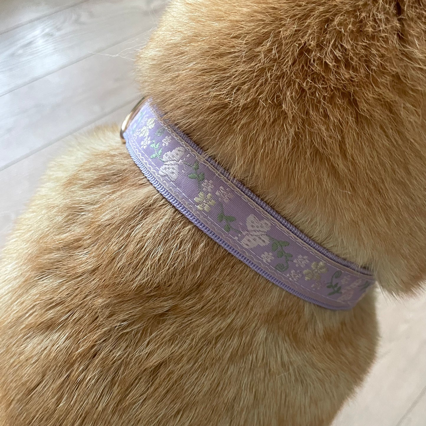 Paw charm - white