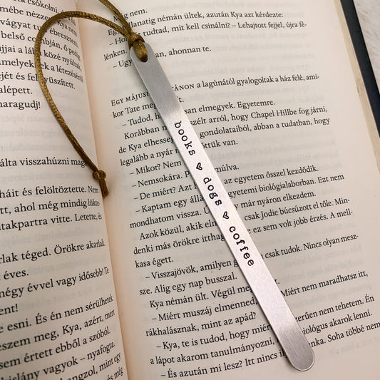 Moxy tags - egyedi könyvjelző - Books dogs coffee