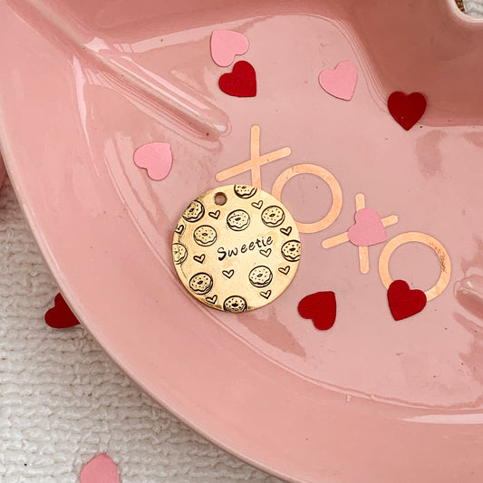 Moxy tags - Sweetie -  kézzel készült egyedi kutyabiléta