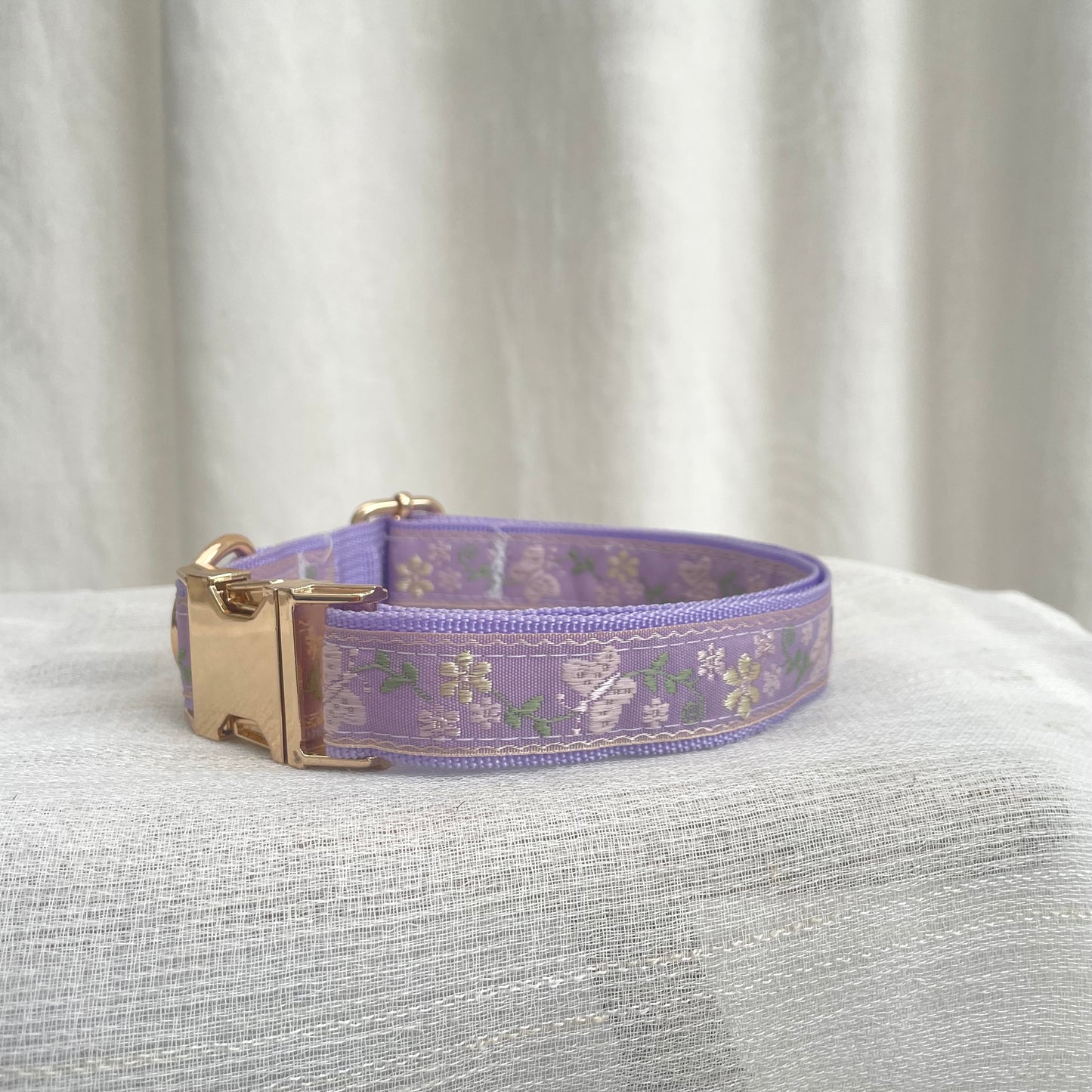 Paw charm - white