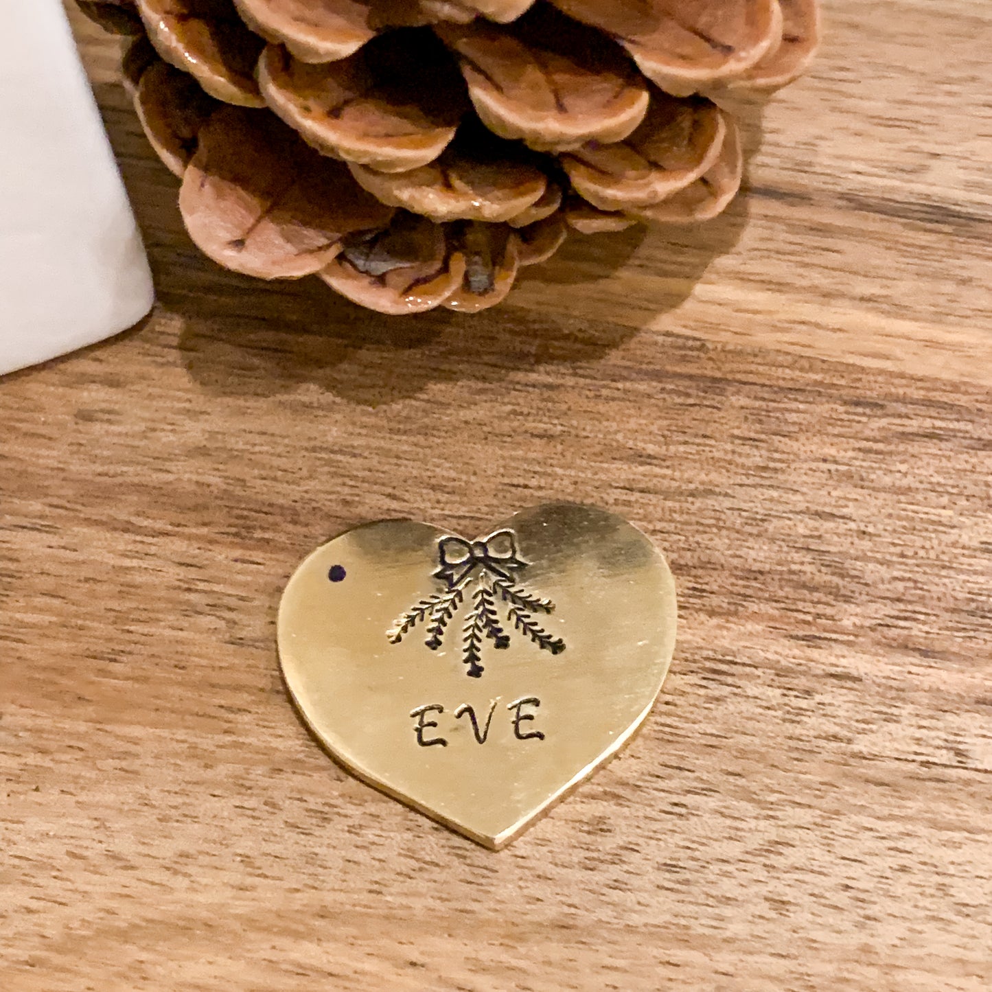 Moxy tags - Eve - kézzel készült egyedi kutyabiléta