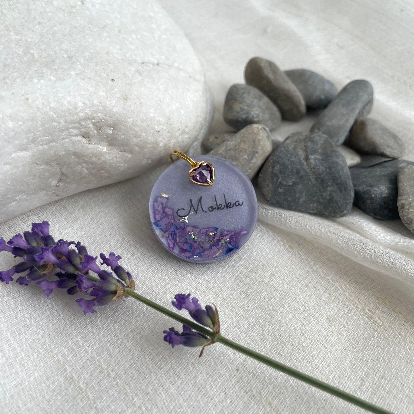 Lavender Dream - egyedi epoxy kutyabiléta