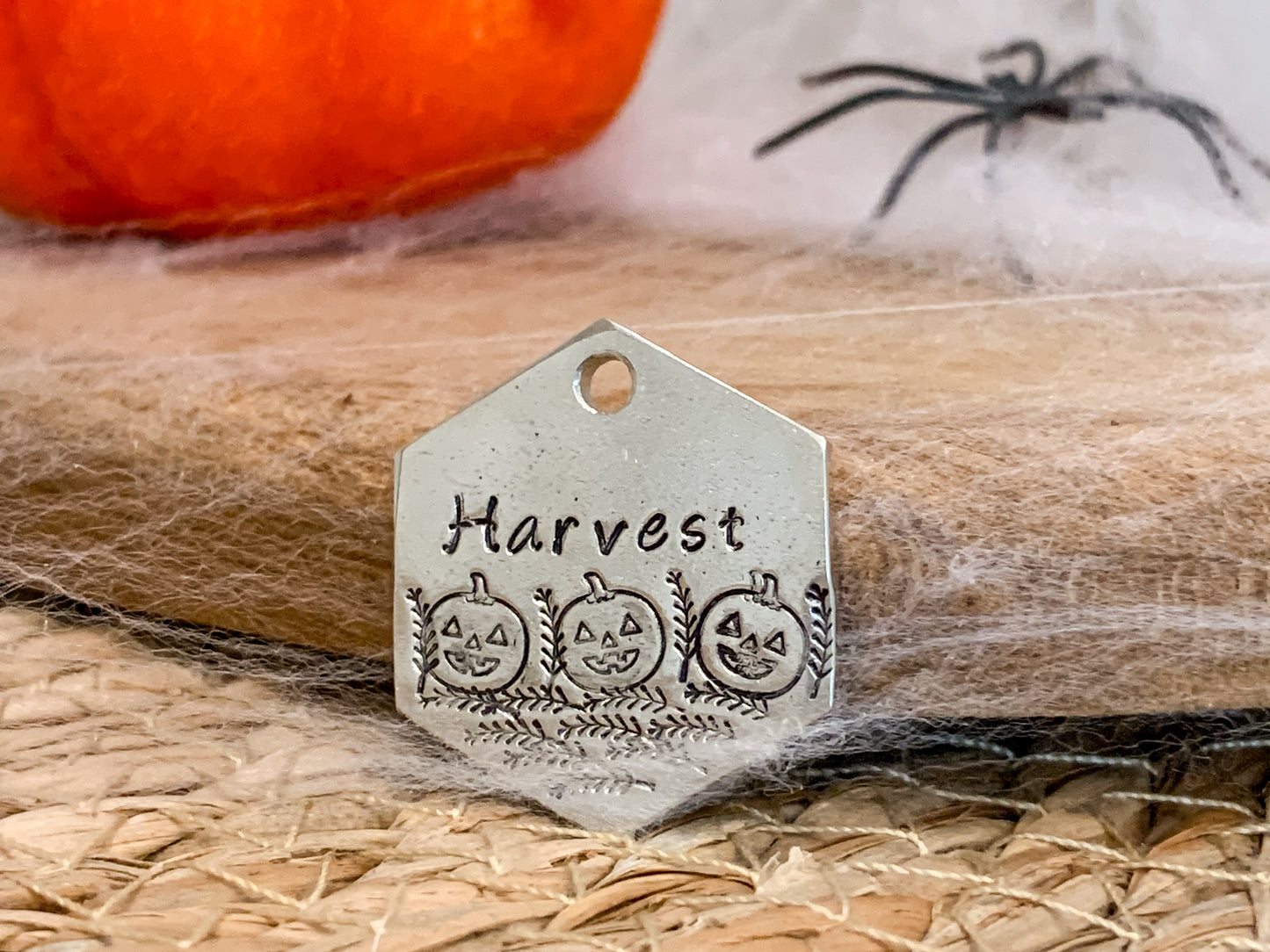 Happy harvest - egyedi fém kutyabiléta